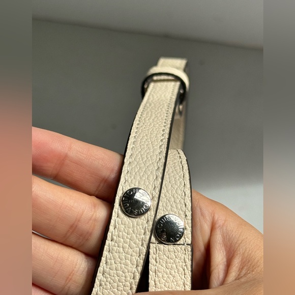 Louis Vuitton Shoulder Handle Cream Leather Strap - Picture 4 of 9